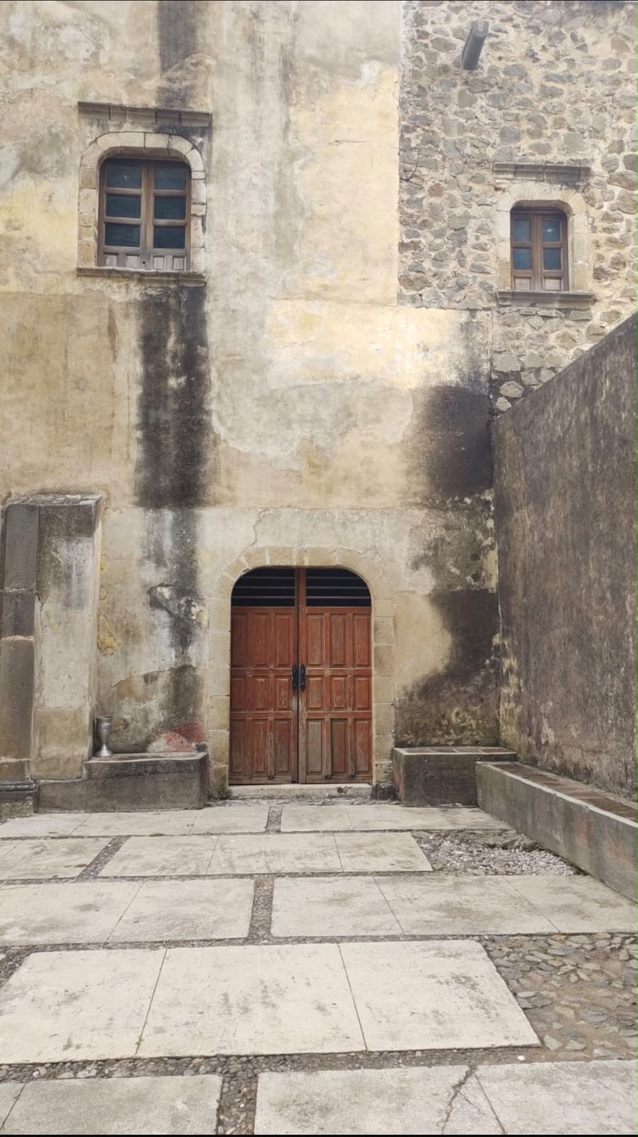 Entrada del antiguo convento de San Juan Bautista